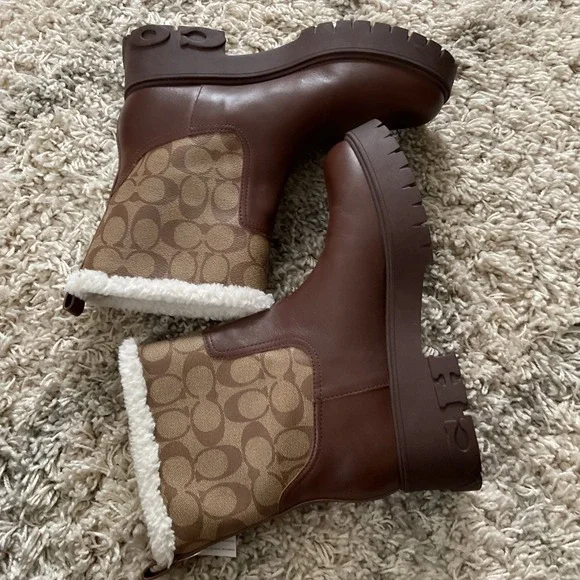 Coach Signature Monogram Faux Shearling Lined Winter Boots Brown Rubber Sole 10 - Picture 6 of 8